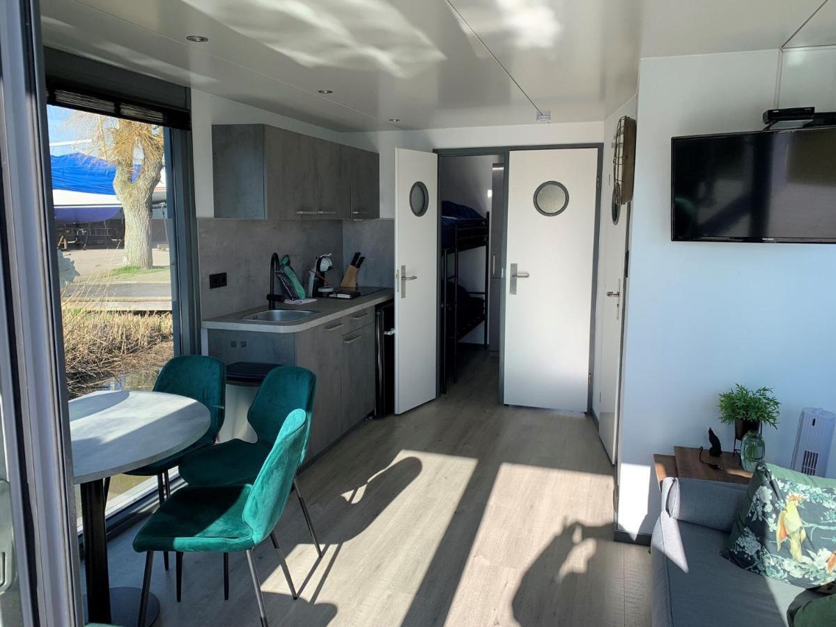 فندق Waterfront Houseboat Near The Centre مونِكِندام المظهر الخارجي الصورة