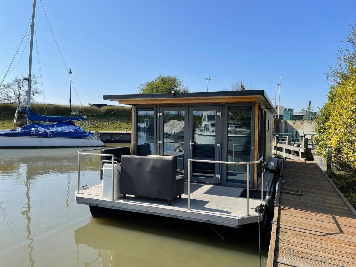 فندق Waterfront Houseboat Near The Centre مونِكِندام المظهر الخارجي الصورة