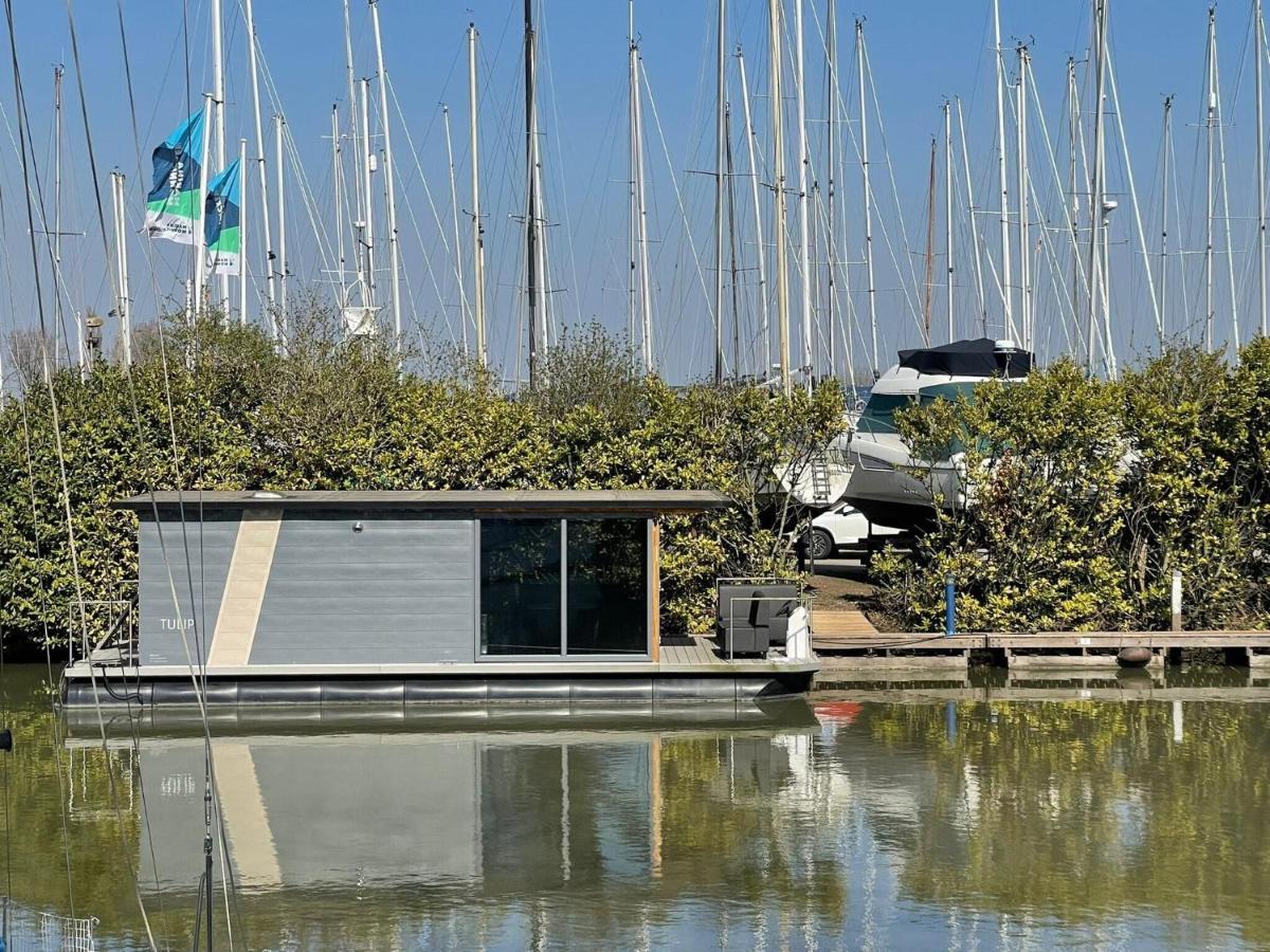 فندق Waterfront Houseboat Near The Centre مونِكِندام المظهر الخارجي الصورة