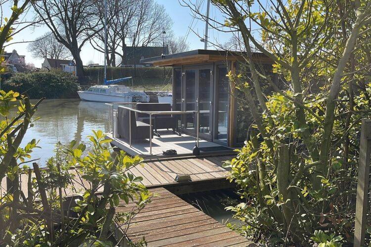 فندق Waterfront Houseboat Near The Centre مونِكِندام المظهر الخارجي الصورة